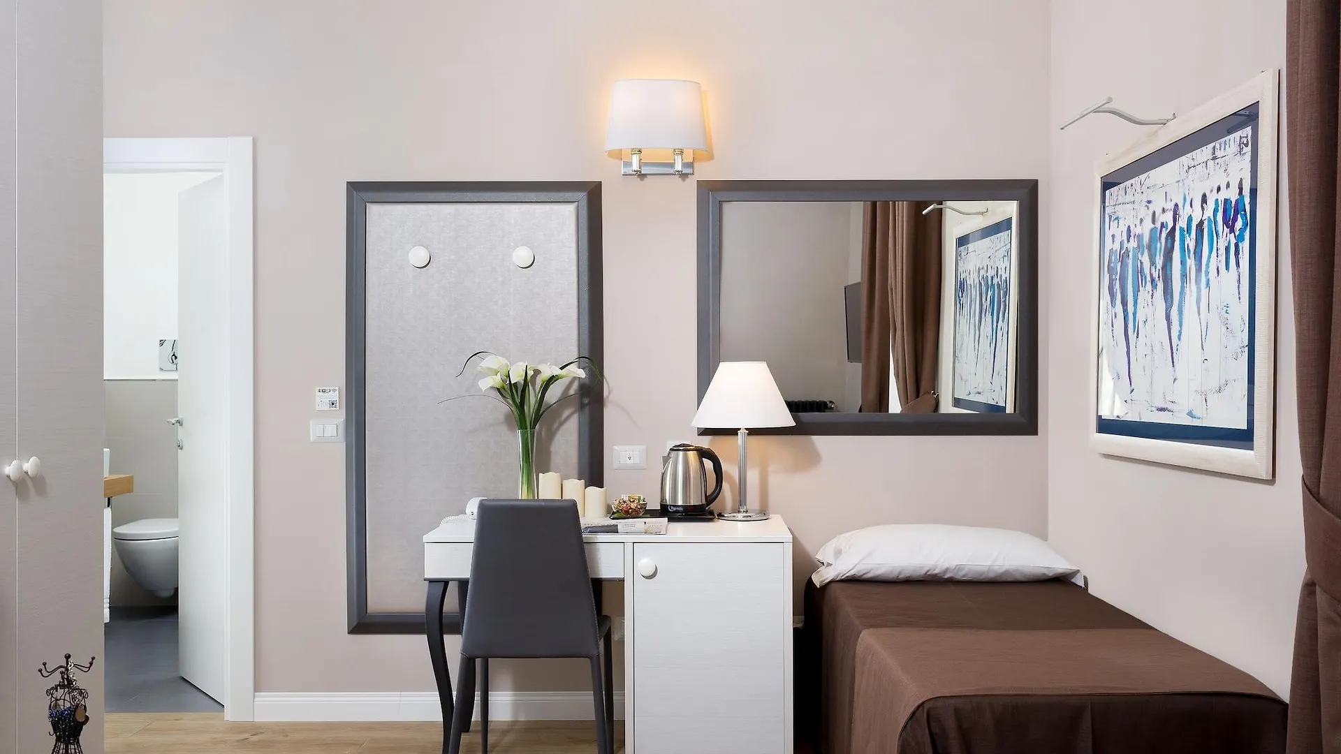 Vico Rooms And Terrace Rome 3*,