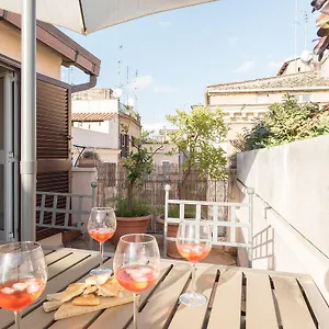 Appartamento Penthouse With Terrace In The Heart Of